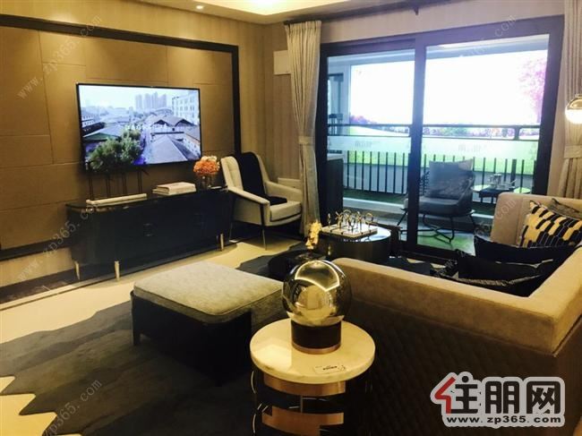 五象湖(彰泰郡)地铁口无公摊学区房赠送超大面积