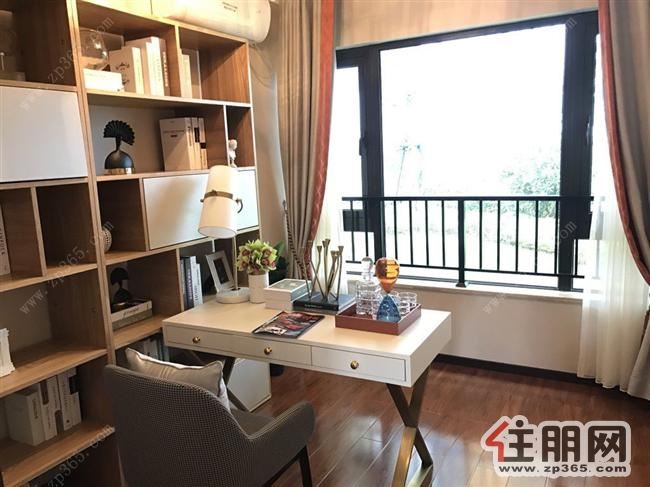 五象总部基地融创九棠府126平大四房北师大附