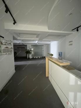 交通便利,南湖之都12层186平写字间出租