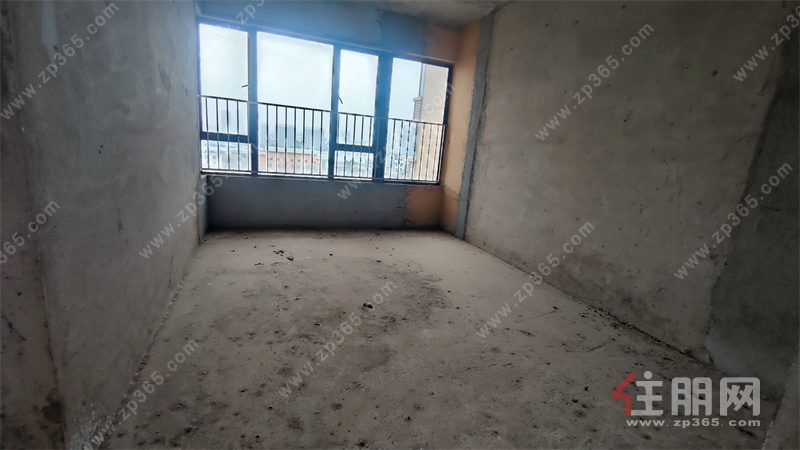 高赠送急售可谈!天健西班牙小镇100㎡4房, 仅 65 万