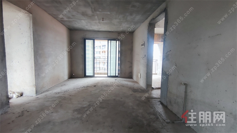 高赠送急售可谈!天健西班牙小镇100㎡4房, 仅 65 万