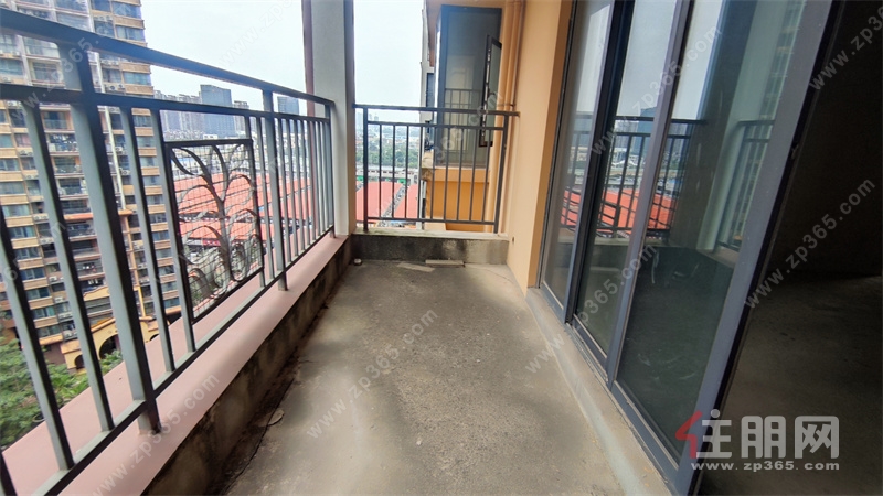 高赠送急售可谈!天健西班牙小镇高赠送100㎡4房,仅65万