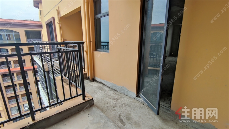 高赠送急售可谈！天健西班牙小镇高赠送97㎡3房，仅65万