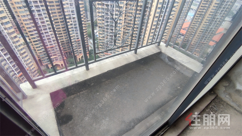 高赠送急售可谈！天健西班牙小镇高赠送97㎡ 3房，仅65万