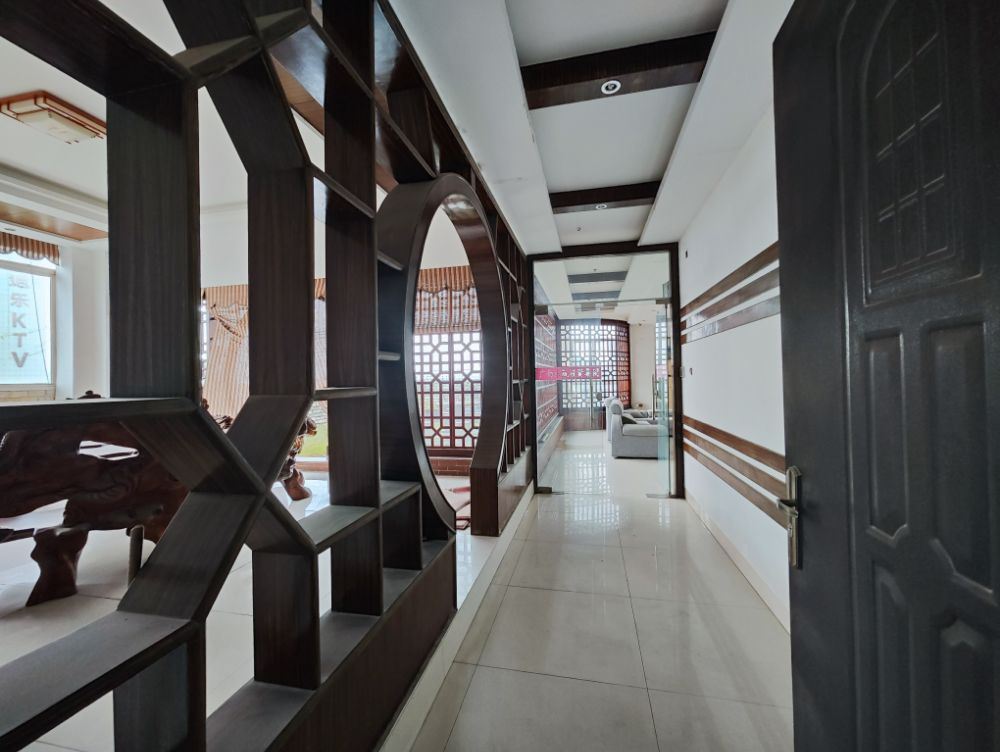 高新大道综合楼11楼整层950㎡火热招租