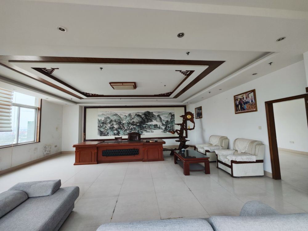 高新大道综合楼11楼整层950㎡火热招租