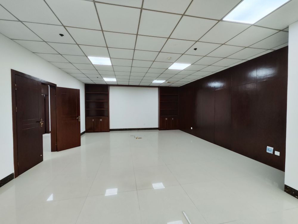 出租高新综合写字楼10楼大开间