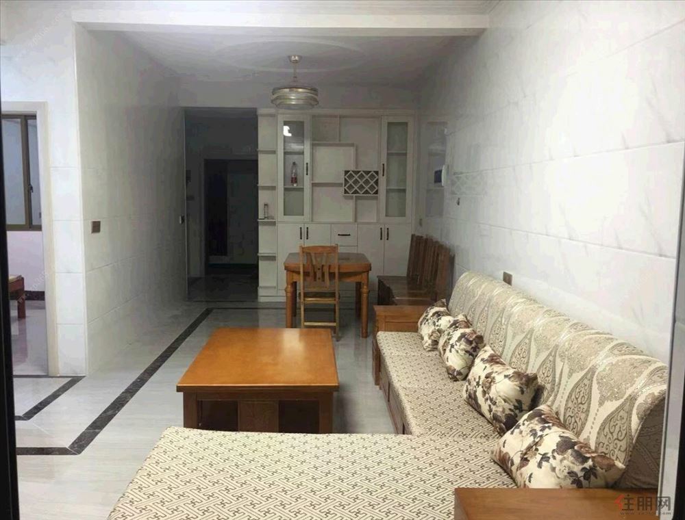江南区银丰香槟郡三房全新装修首租2600