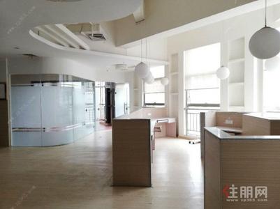  东盟商务区-东盟商务区，龙光世纪对面，利海亚洲国际180平，精装三隔间招租，