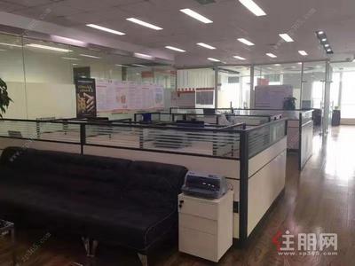 双拥路-南湖边，南湖名都广场，360平，精装修招租，仅租60块一平！