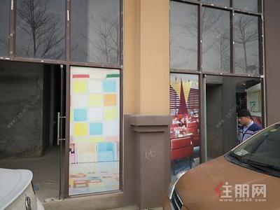 凤岭南，枫林路西侧（保利童心缘旁）江川悦城打通连体商铺140平