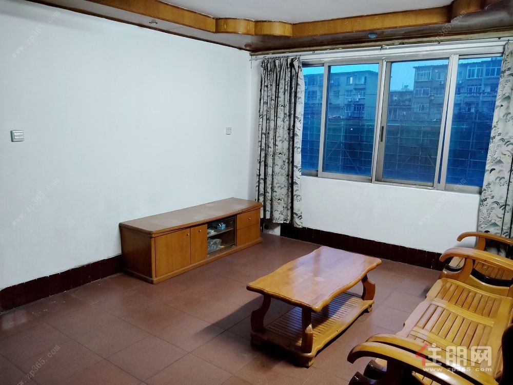 三中路图书馆大院 3室2厅 一年起租