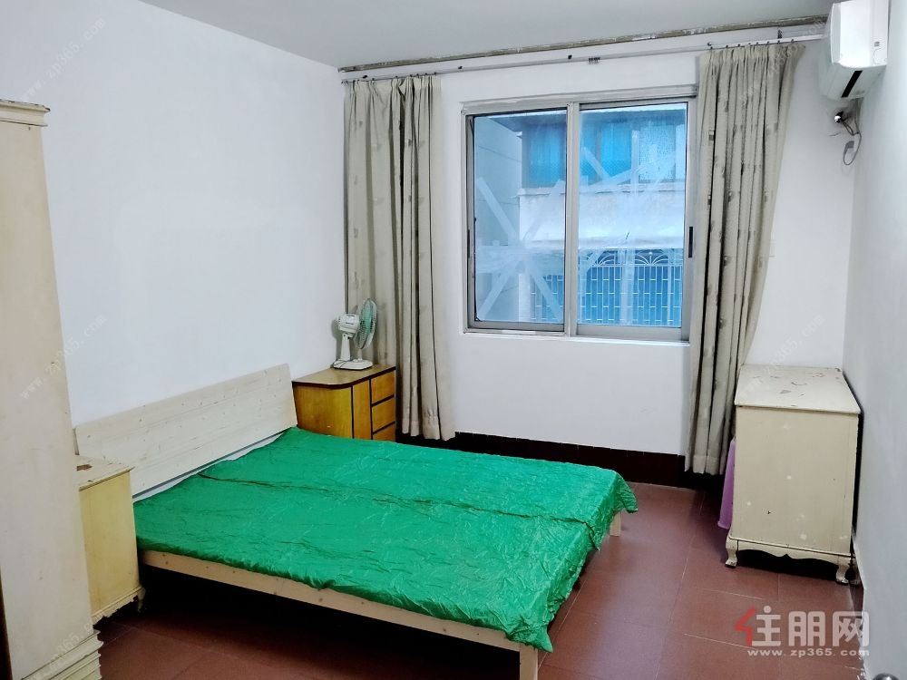 三中路图书馆大院 3室2厅 一年起租