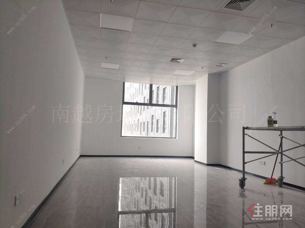 双地铁口,高楼层景观好!业主急租,求稳定企业!