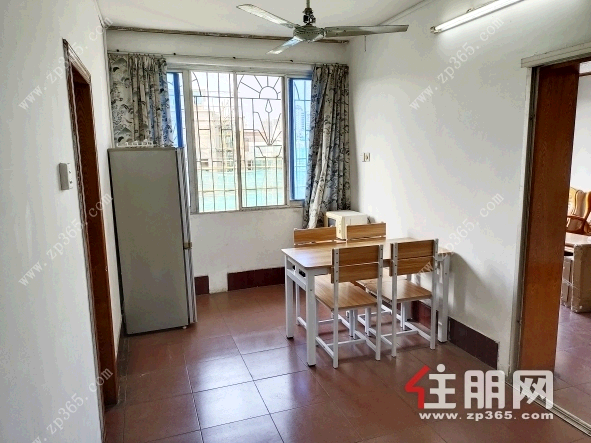 图书馆大院 3室2厅2卫 1800元/月出租