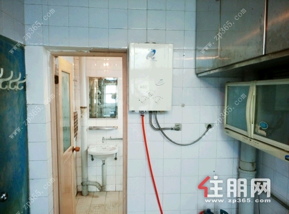 图书馆大院 3室2厅2卫 1800元/月出租