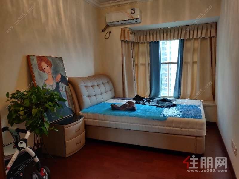 恒大城1栋118平三房两厅两卫精装房设施齐全送充电桩车位(中介勿扰)