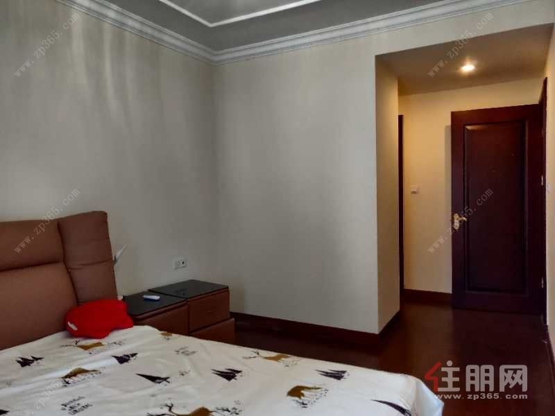 恒大城1栋118平三房两厅两卫精装房设施齐全送充电桩车位(中介勿扰)