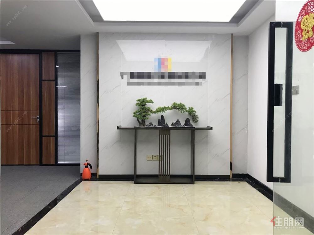 青秀万达写字楼 50块带物业费 精装4加1格局 看房联系我