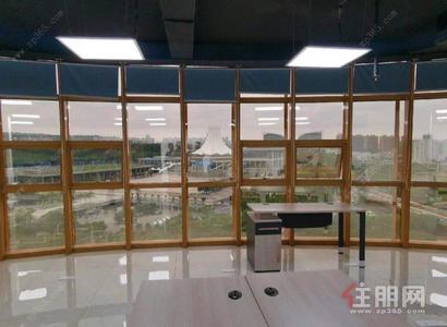 民族大道-迪拜七星酒店 快环边上 会展中心对面