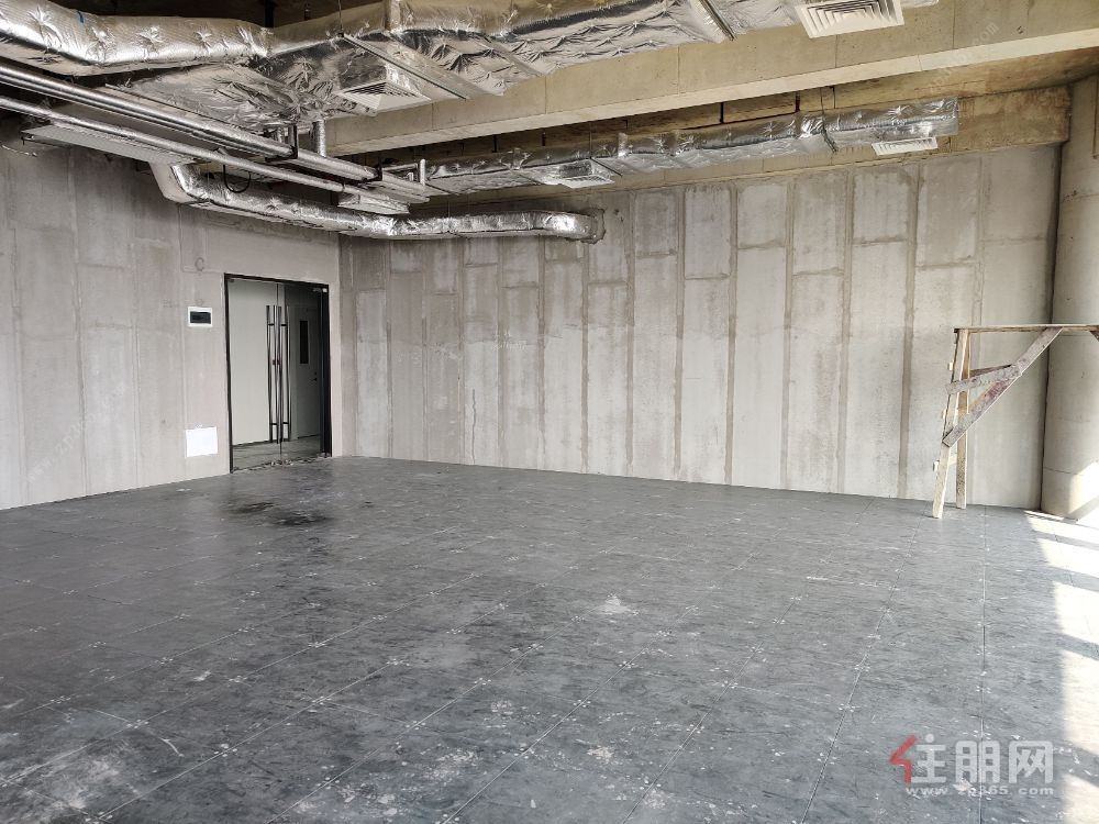 个人出租风水超好的新五象新区新地标建筑高区写字楼