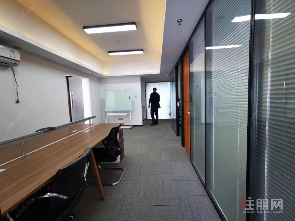 东盟商务区龙光世纪260平免租期一个月