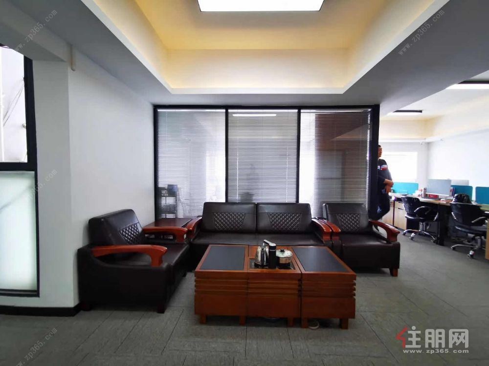 东盟商务区龙光世纪260平免租期一个月