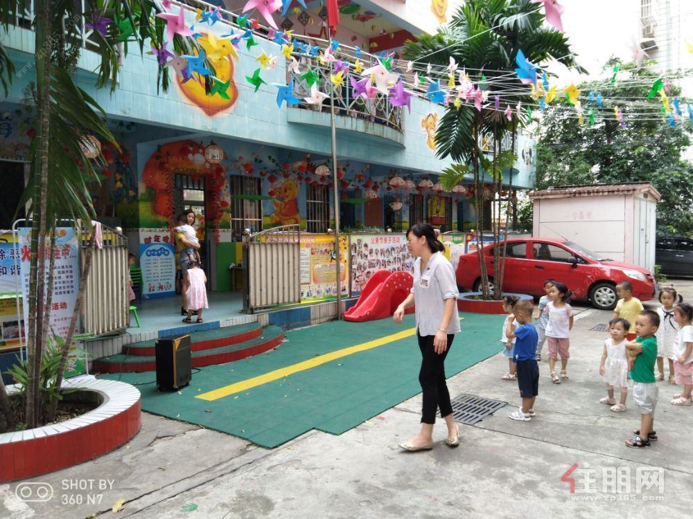 广西大学正大门单间出租