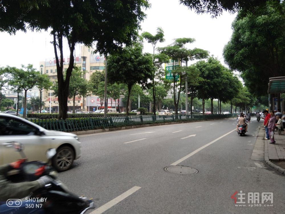 广西大学正大门单间出租