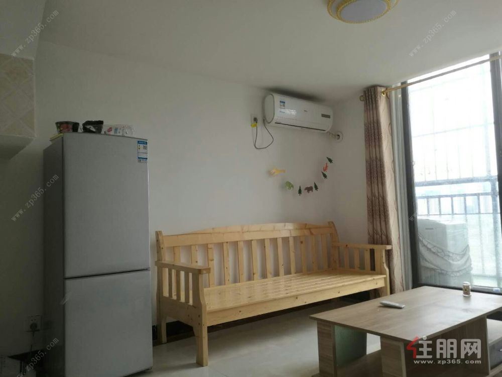 交通便利的42平米复式两房