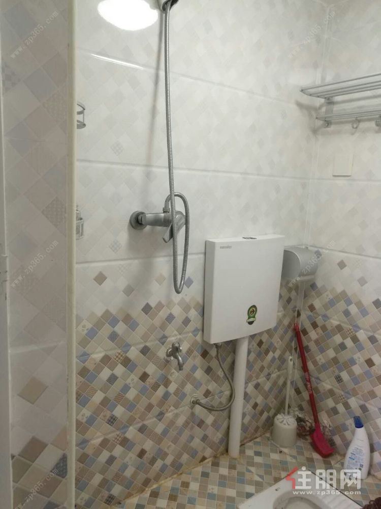 交通便利的42平米复式两房