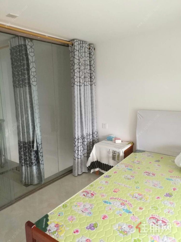 交通便利的42平米复式两房