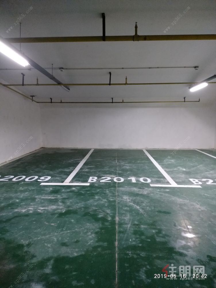江南万达广场C16写字楼地下车位招租