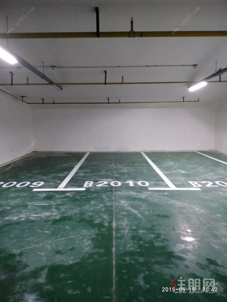 江南万达广场C16写字楼地下车位招租