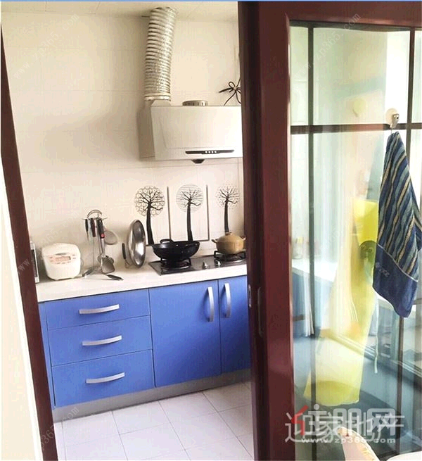 钦州市政府  中石油公寓  2房2厅1卫 精装1300 家具齐全