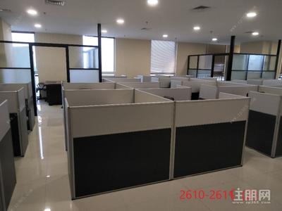 东葛路延长线-青秀万达甲级写字楼办公场地招租，精装修，办公桌椅、水电、网络均配套齐全，来了即可办公。
