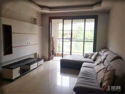 新阳路-市中心.台湾街三房急租.自带游泳池.家具配齐拎包入住。