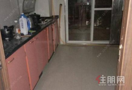 港北区-阳光都市 1600元 3室2厅2卫 中装，干净整洁，随时入住