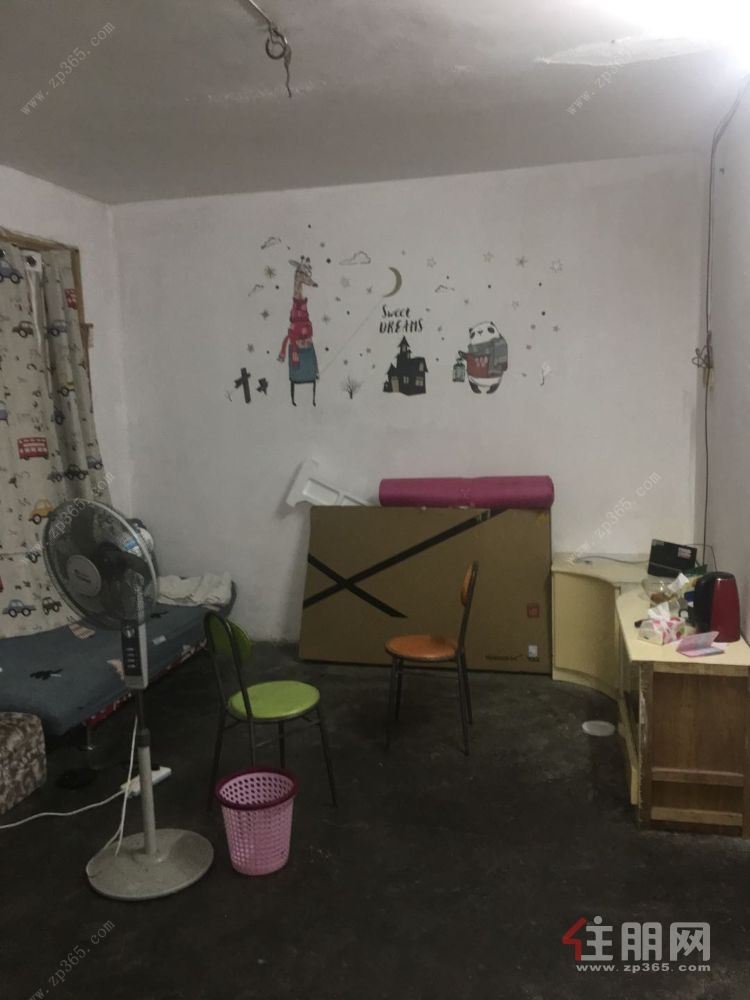 荣军路上品阳关旁五里桥小区2楼二室一厅有空调家具家电带车库仅租1000