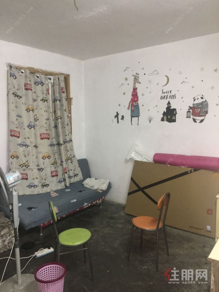 荣军路上品阳关旁五里桥小区2楼二室一厅有空调家具家电带车库仅租1000