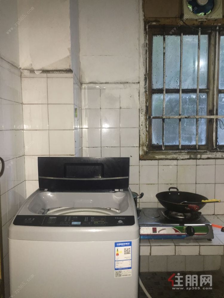 荣军路上品阳关旁五里桥小区2楼二室一厅有空调家具家电带车库仅租1000