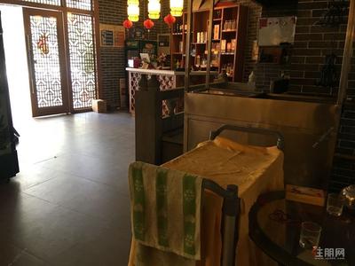 长湖-靓铺来袭！十字路口临街铺！地铁口！15米大门头！停车位足！值