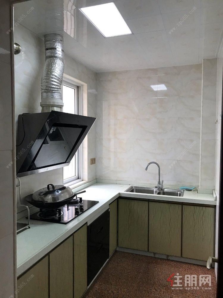 大宇康城 3室2厅2卫 装修精美 拎包入住