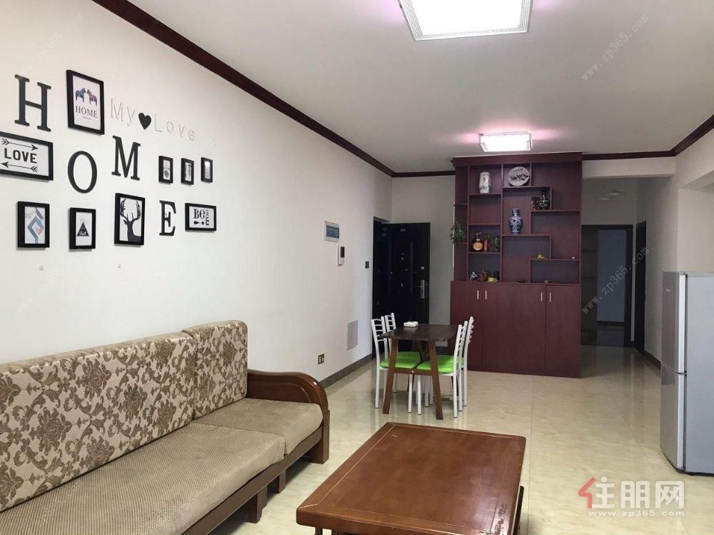 大宇康城 3室2厅2卫 装修精美 拎包入住