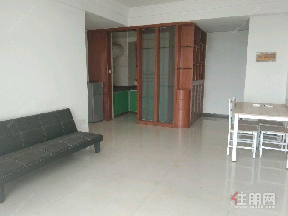 中银大厦 3室1厅1卫 广场对面