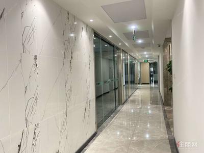 东葛路延长线-万达新出好房，185平工业风3隔间 家具齐全