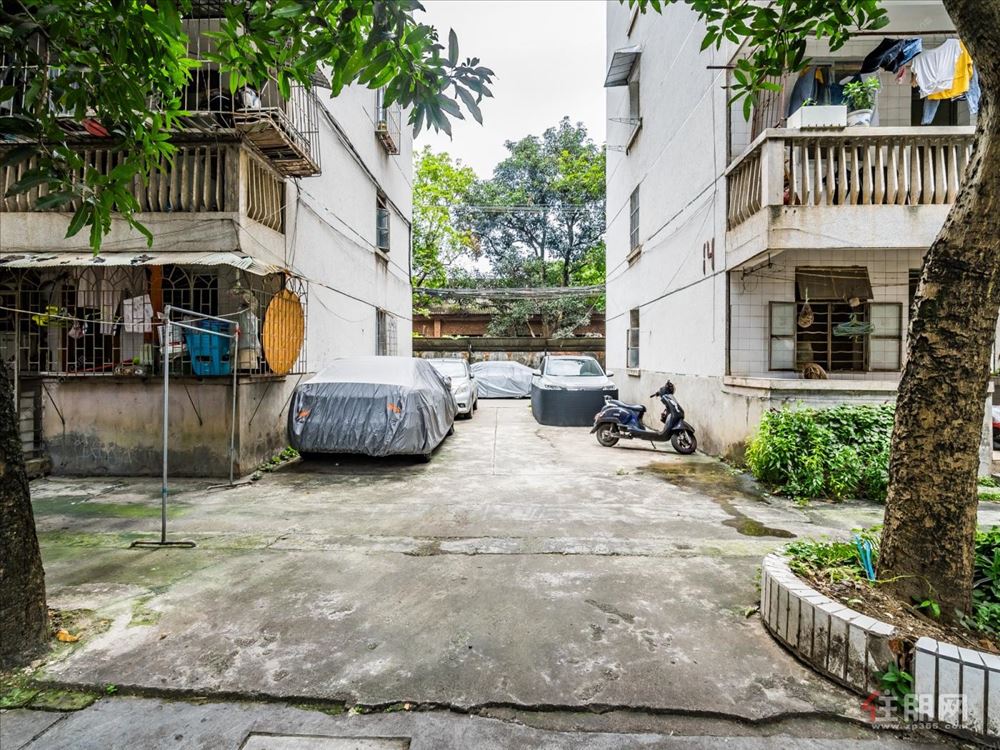 明秀路5号线 民印小区两房仅租1400元 拎包入住 交通方便