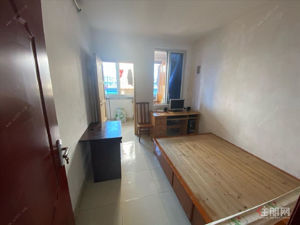 明秀路财经学院 南铁北三区修三房仅租1800元 随时看房