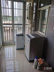 民族大道-急租！近地铁口！润华尙城街区！精装大三室！拎包入住！随时看房
