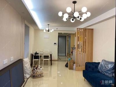 长湖-万科城北区精装大四房配齐出租 交通方便   可拎包入住